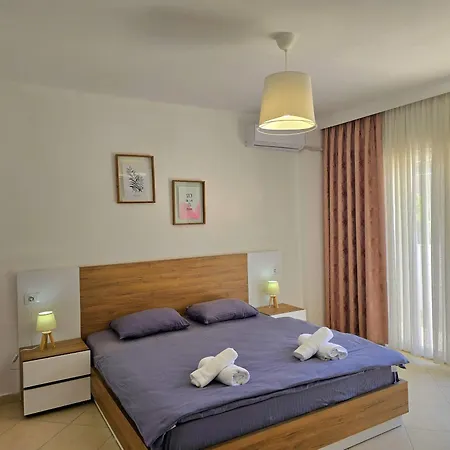 Qerret Happy 096 Apartmán