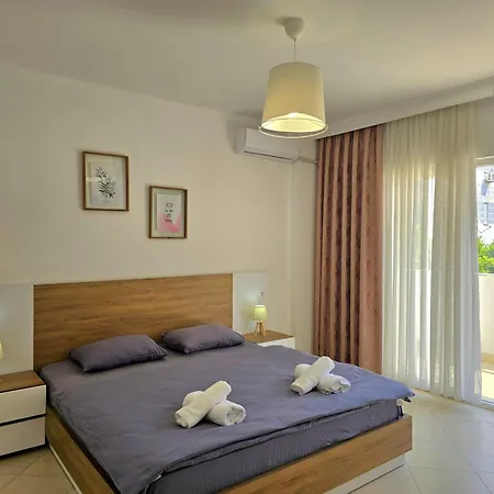 Qerret Happy 096 Apartmán Golem (Tirana)